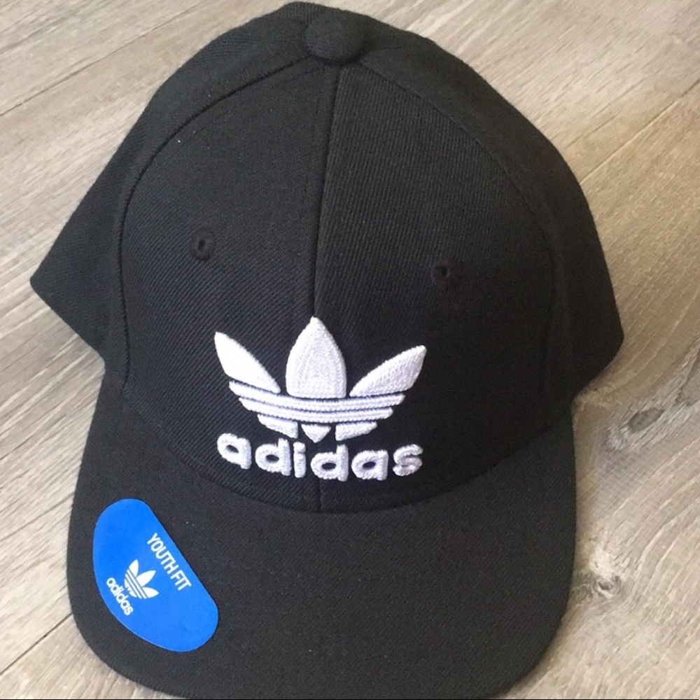 Adidas YOUTH-fit hat